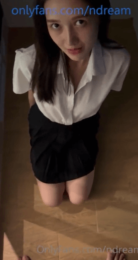 Baru pulang kerja udah ditungguin istri mau di sepongin